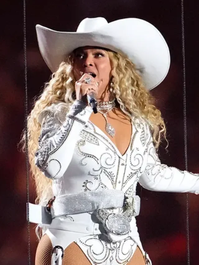 Beyoncé's finger-gun gesture sparks mockery among fans